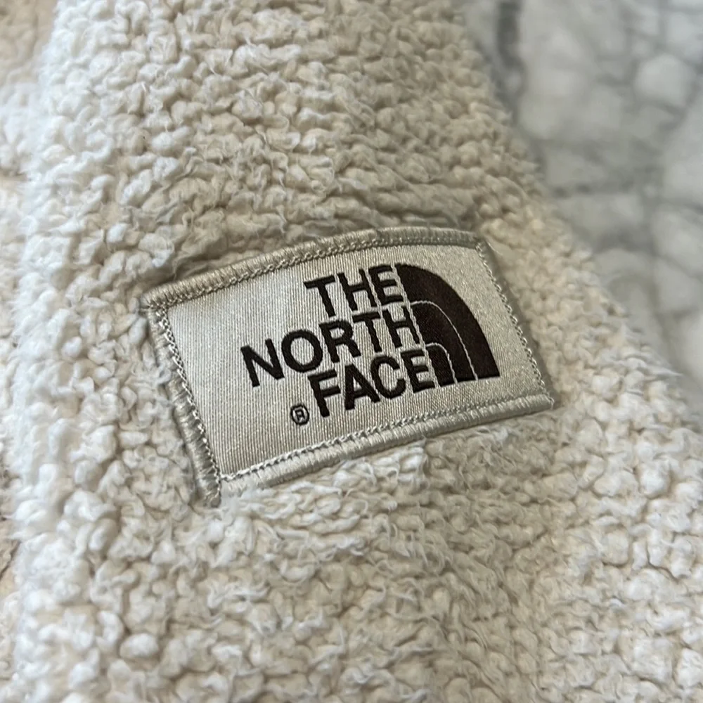 North Face Teddy Bear High Neck Sherpa Pullover Sweater Sz M(10/12) - Picture 2 of 8